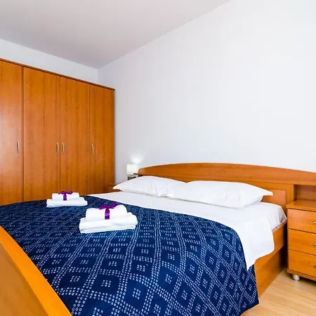 Bonavista Apartment *